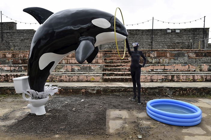 A Dark And Twisted Bemusement Park Dismaland by Banksy 08